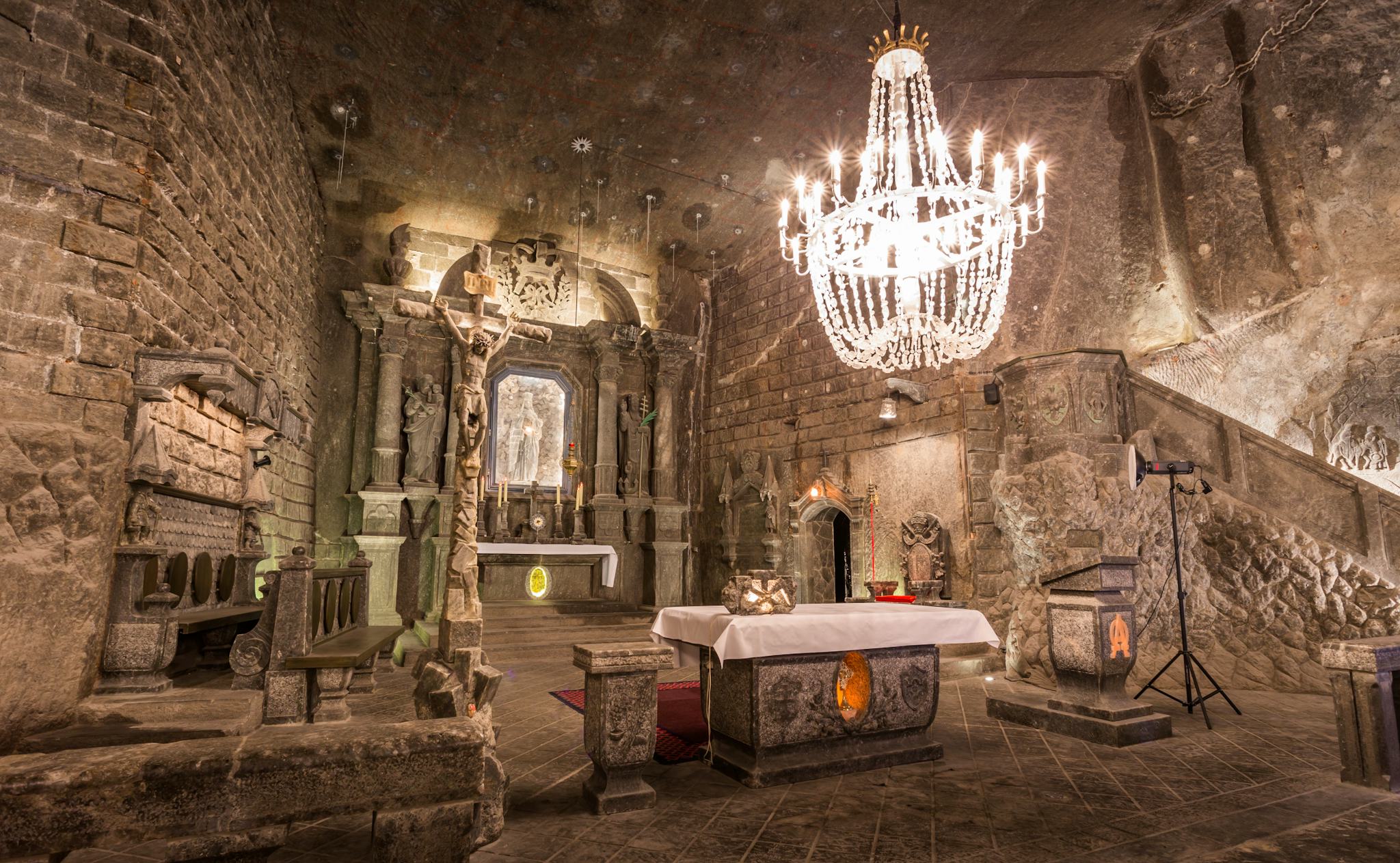 Warsaw to Krakow and Wieliczka Salt Mine: Private day trip