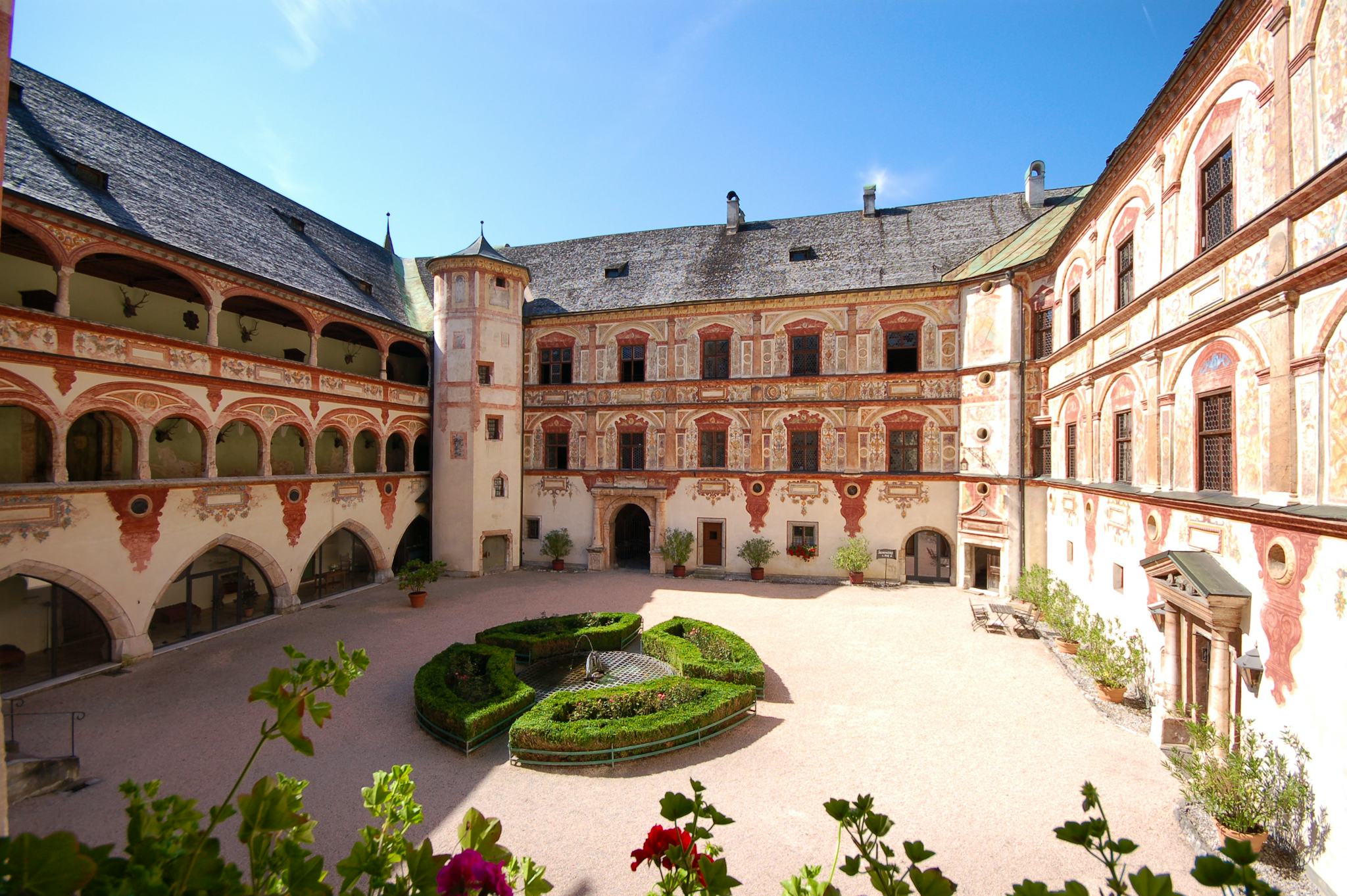 Innsbruck to Tratzberg and Pertisau: Private day trip