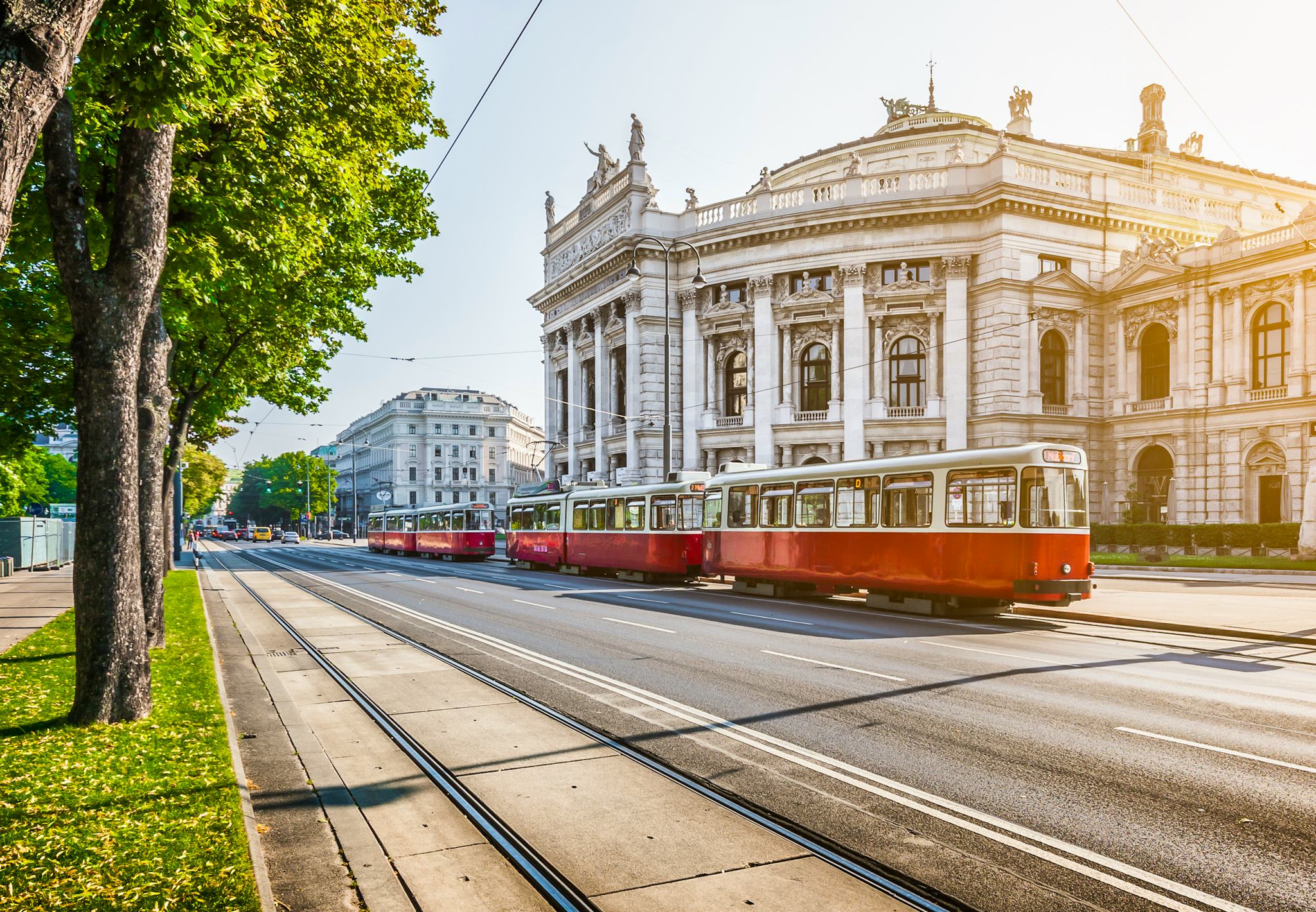 Bratislava to Vienna and Budapest: Private day trip