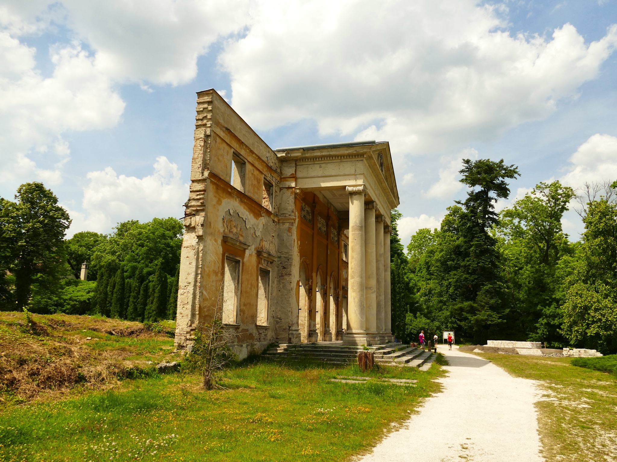 Alcsuti Arboretum