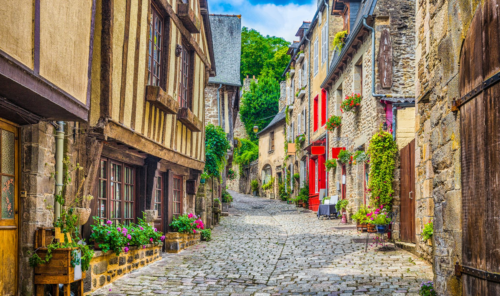 Rennes to Dinan and Dinard: Private day trip