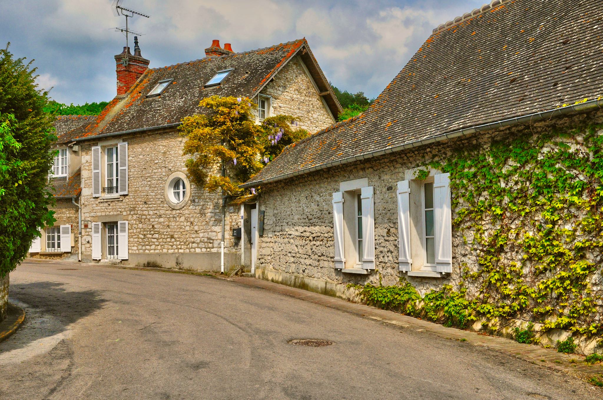 Rouen to Giverny and La Roche-Guyon: Private day trip