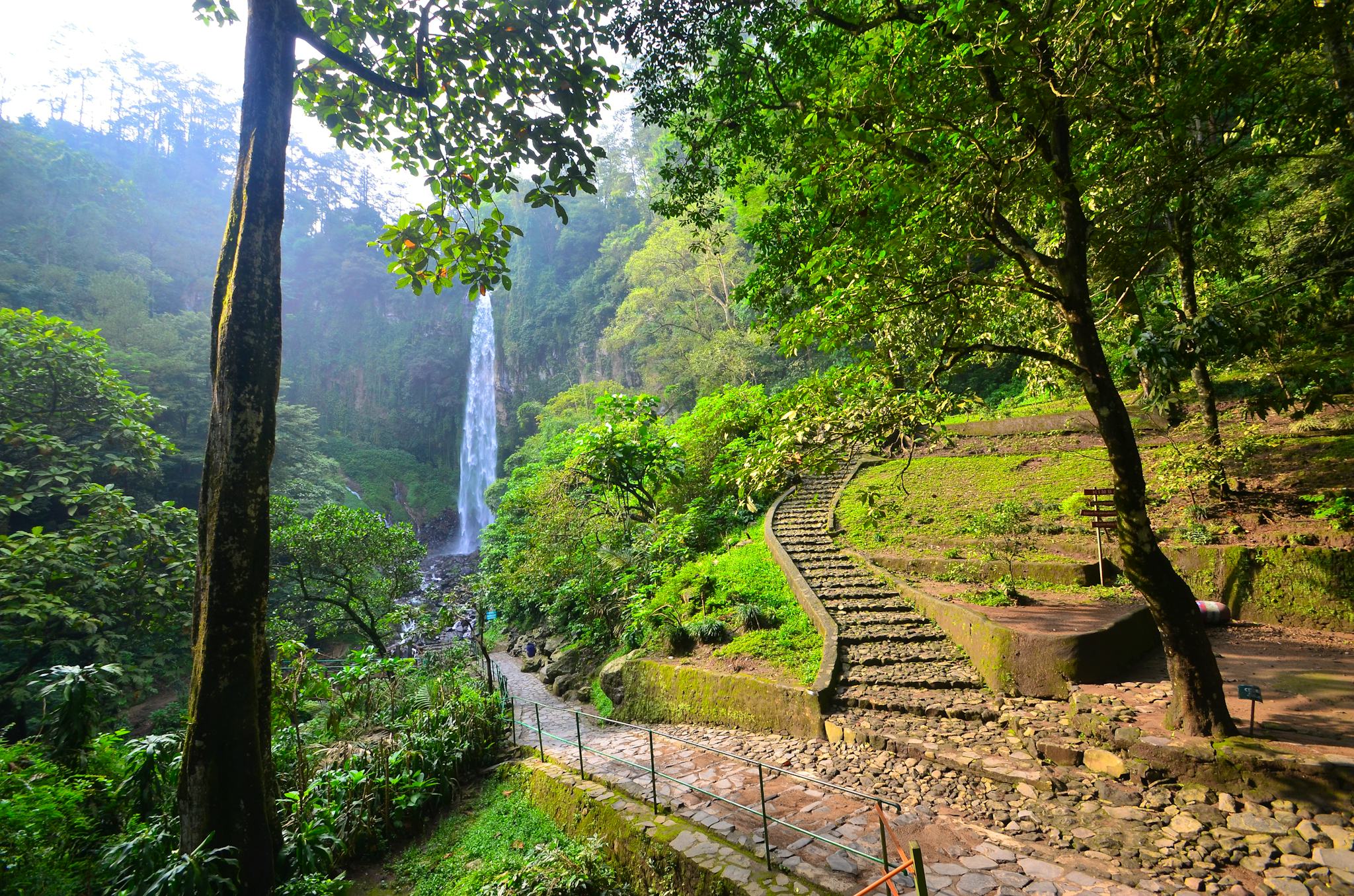 Grojogan Sewu Wasserfall