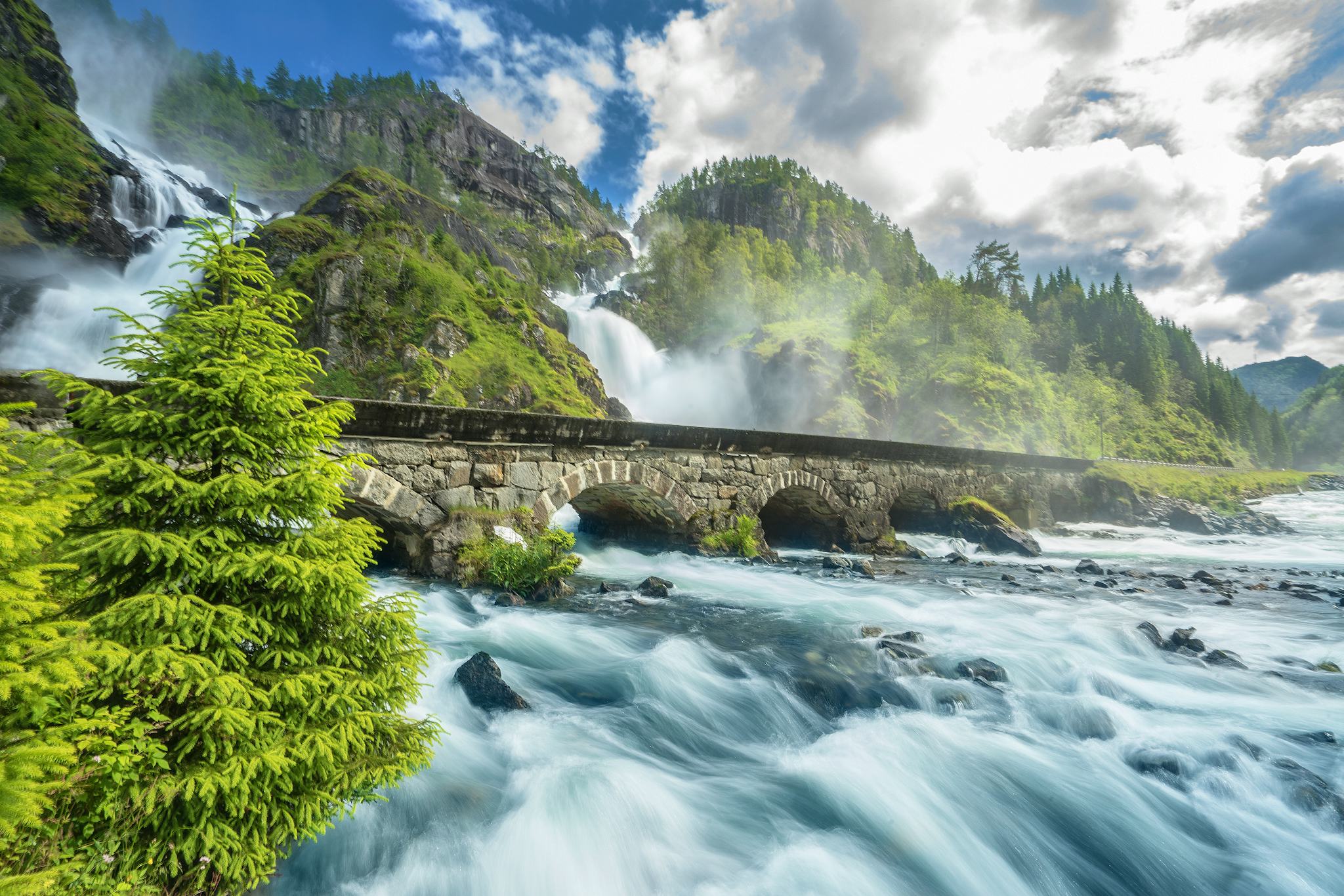 Chute d'eau de Latefossen