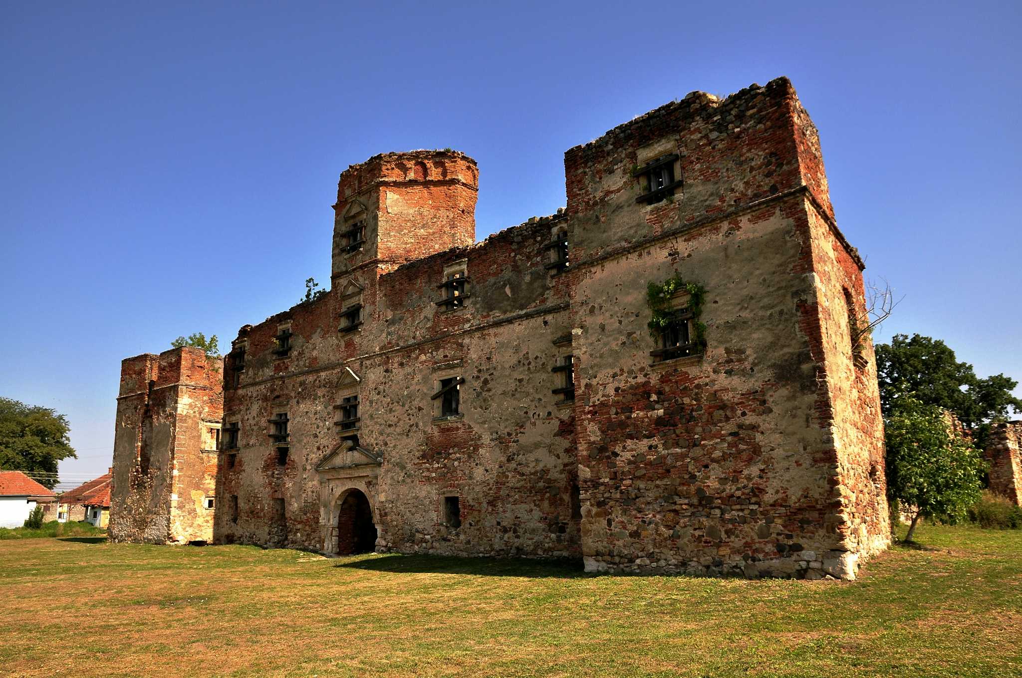 Lonyai Castle