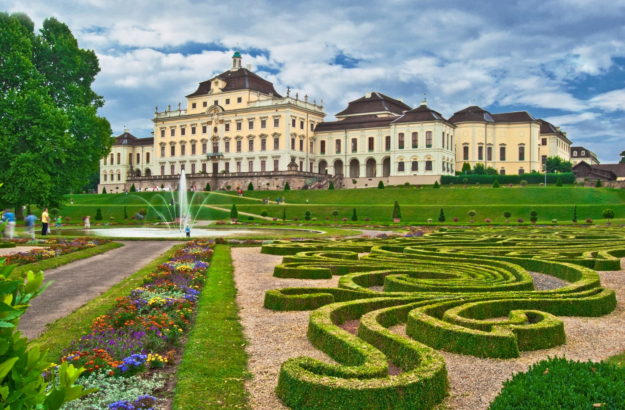 Stuttgart to Ludwigsburg Palace and Maulbronn: Day trip
