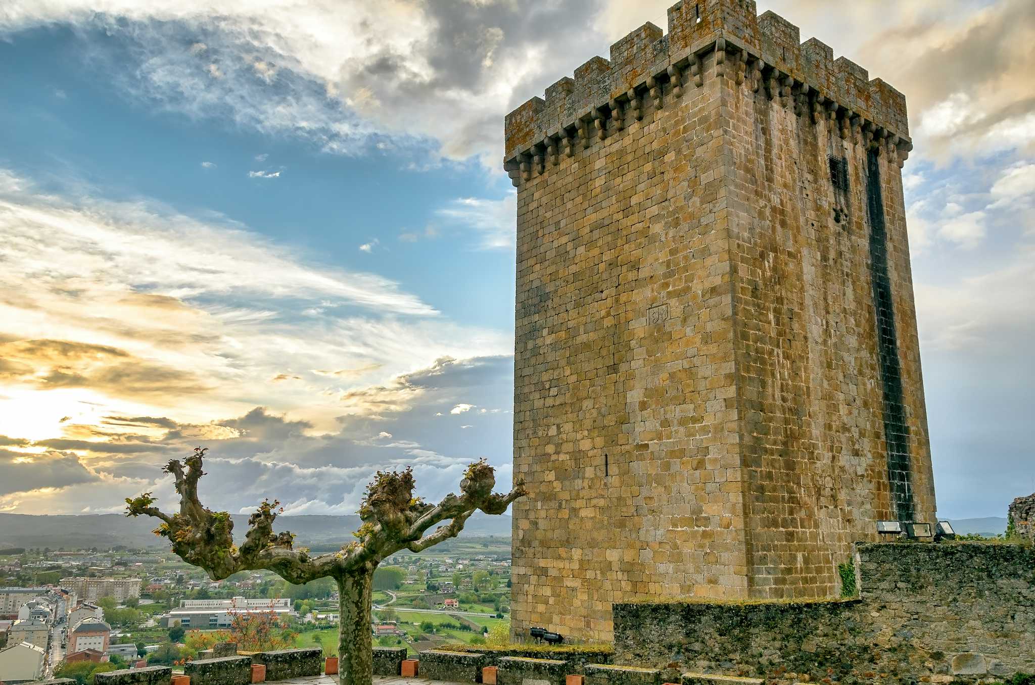  Torre da Homenaxe do Castelo de Lemos