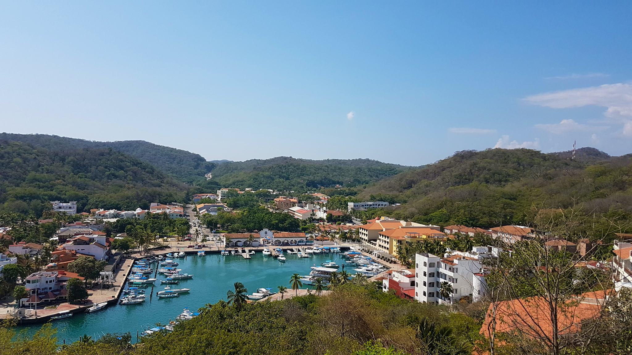 Bahias De Huatulco International Airport