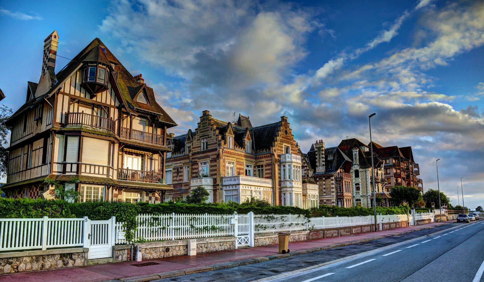 Honfleur to Deauville and Trouville: Private day trip