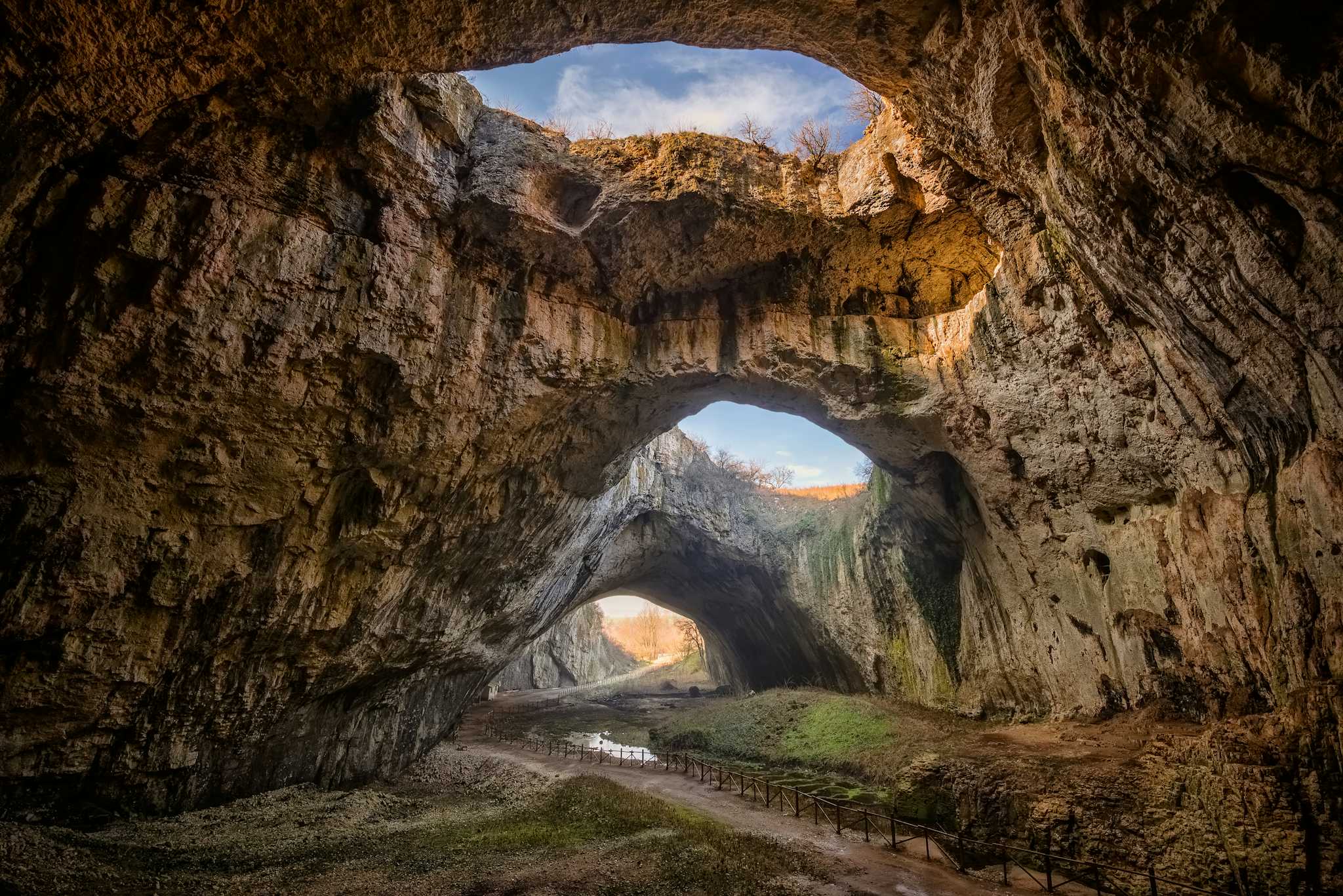 Devetashka-Höhle