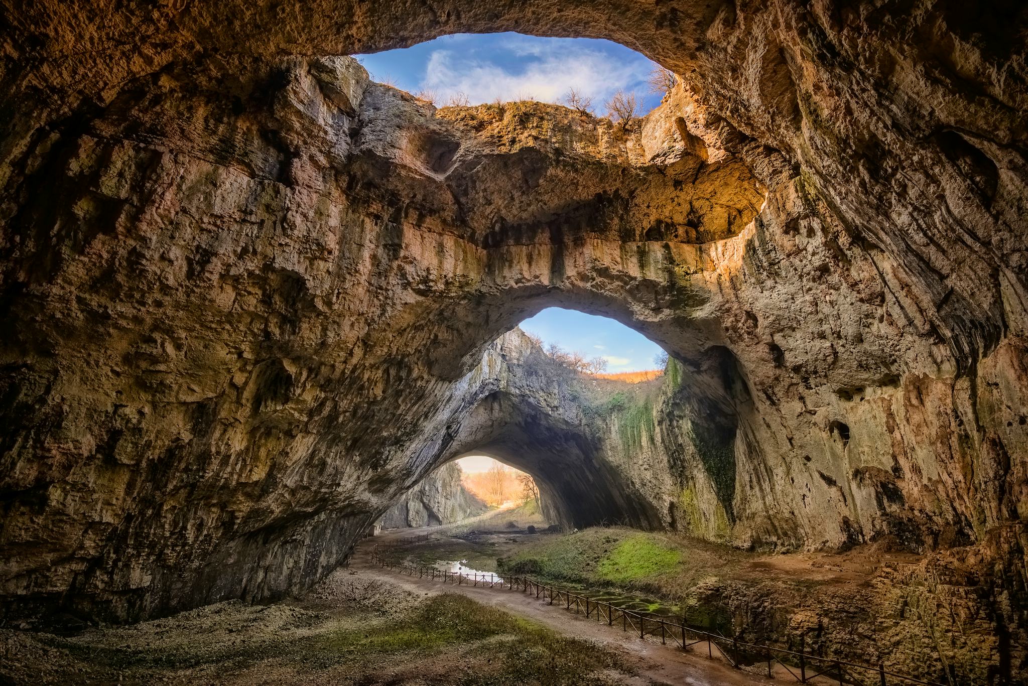 Devetashka Cave