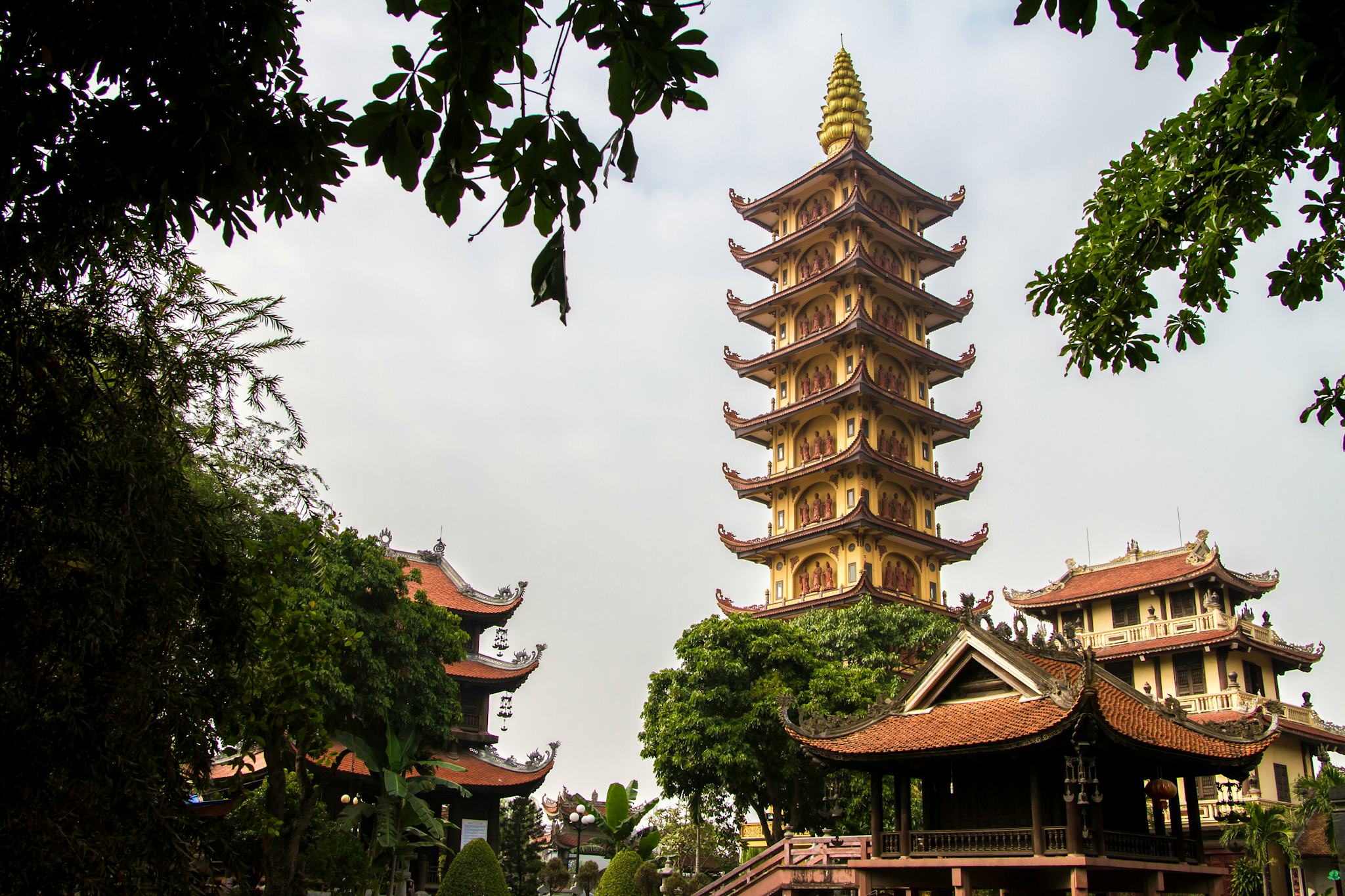 Hanoi to Du Hang Pagoda and Ba Vang Pagoda: Private day trip