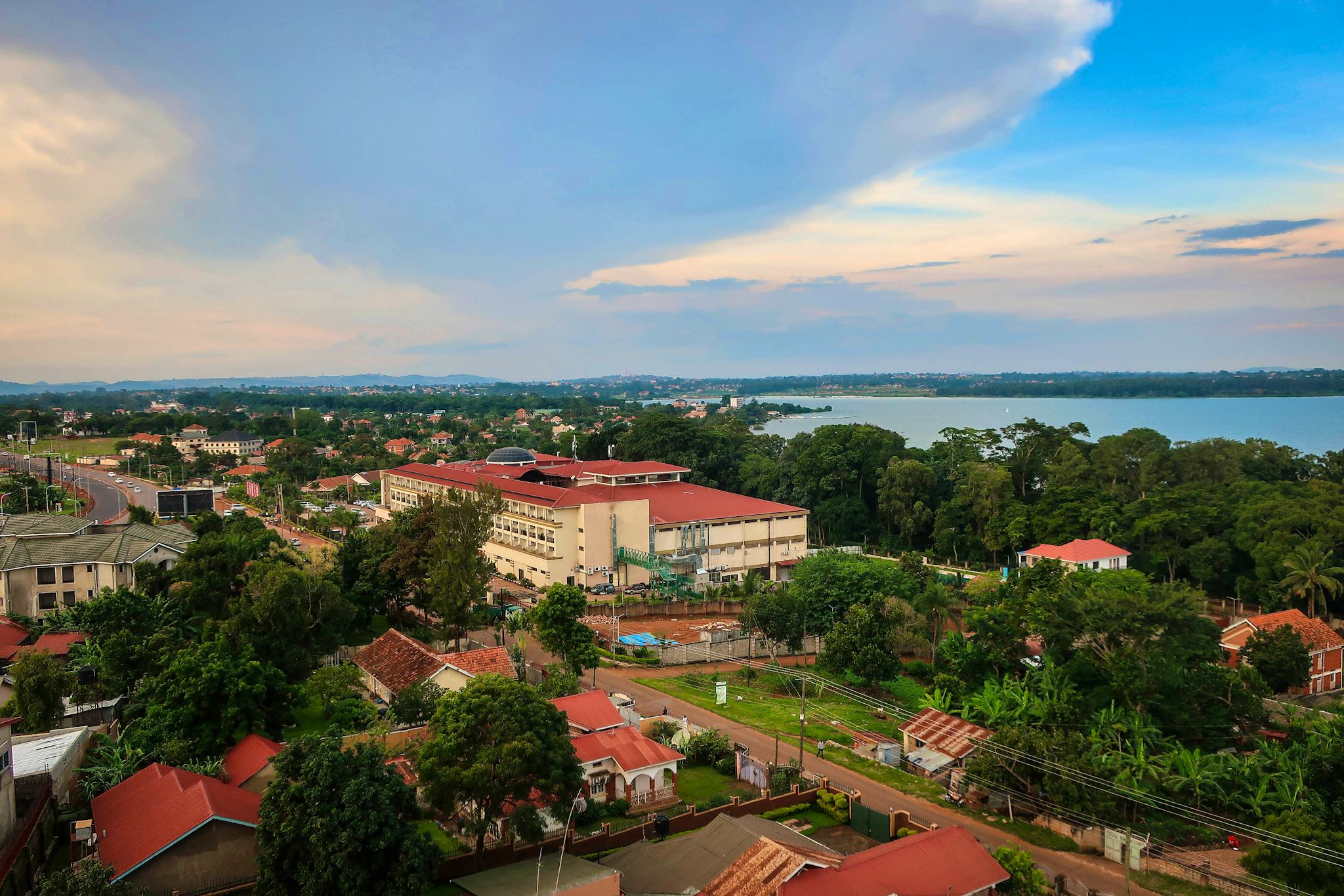 Entebbe para Semuliki National Park