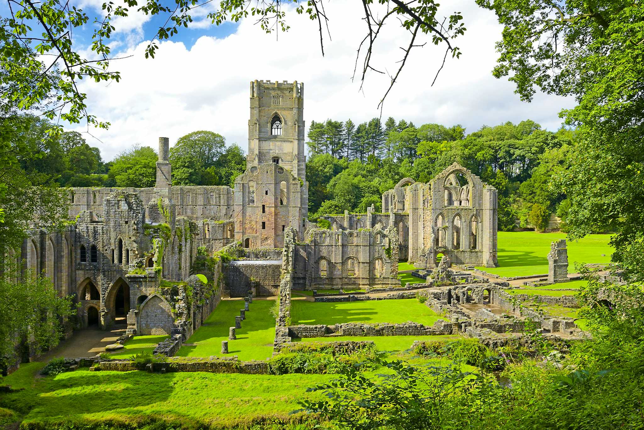  Fountains Abbey and Studley Royal Park