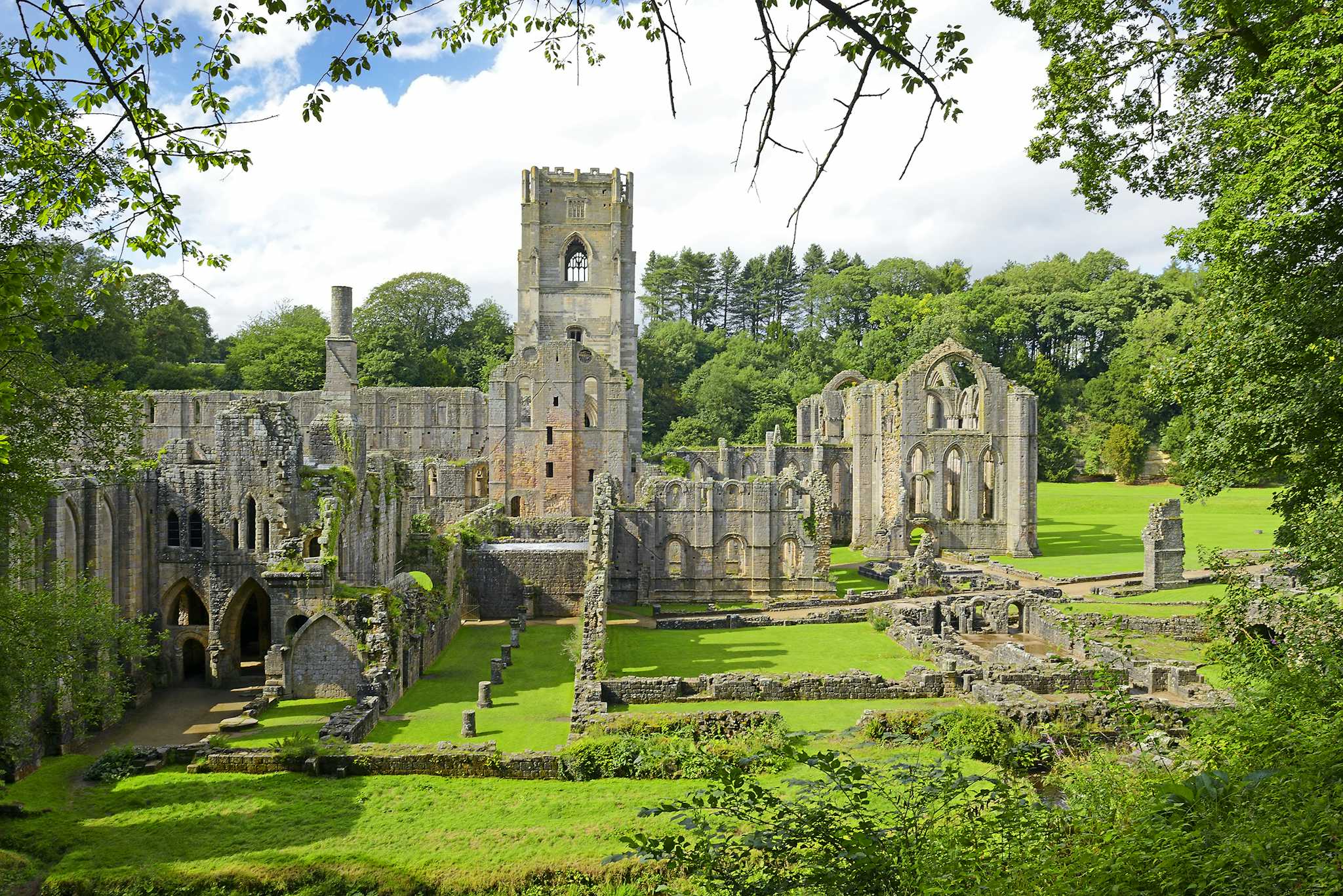  Fountains Abbey and Studley Royal Park