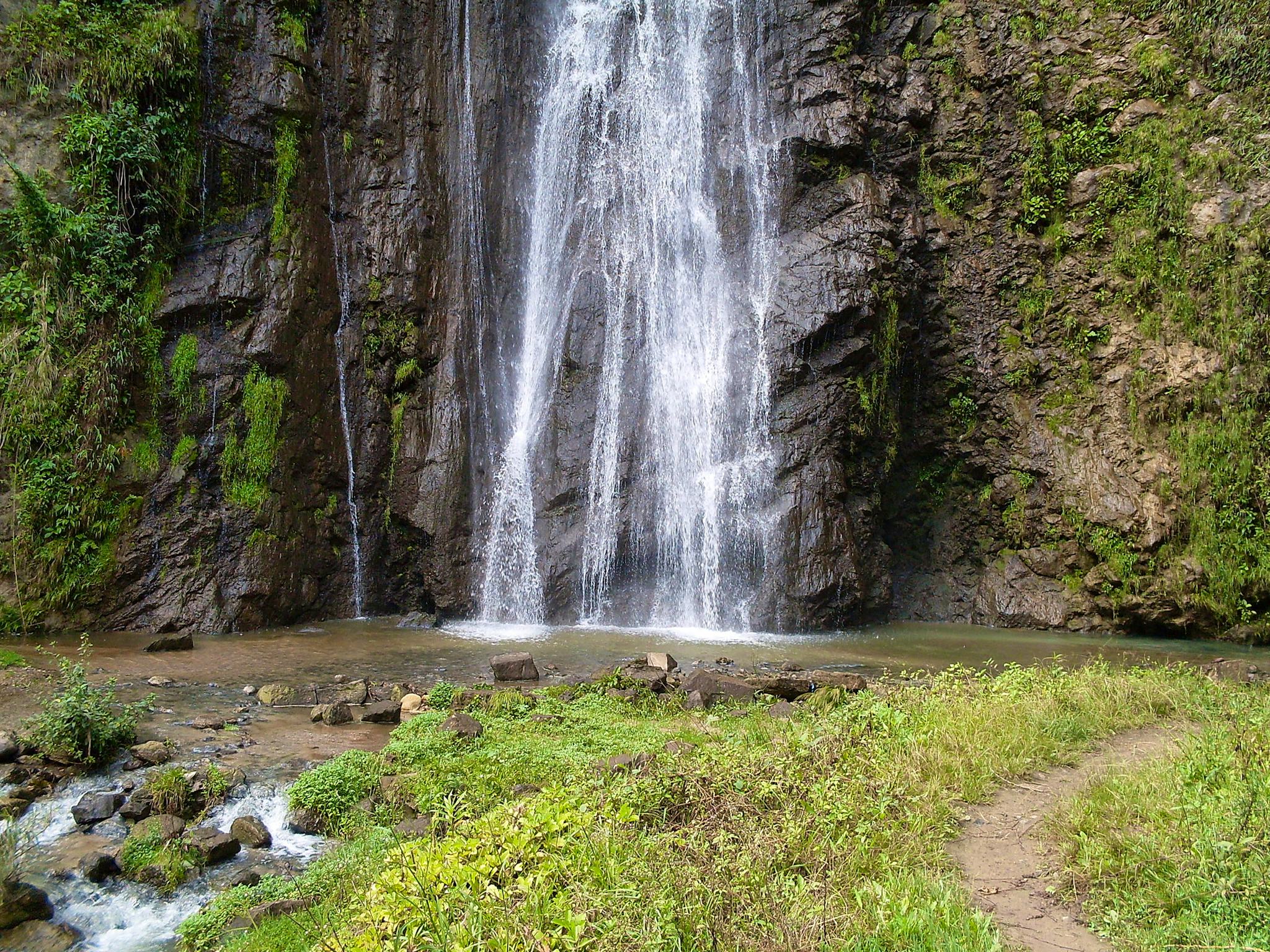 Huanano Falls