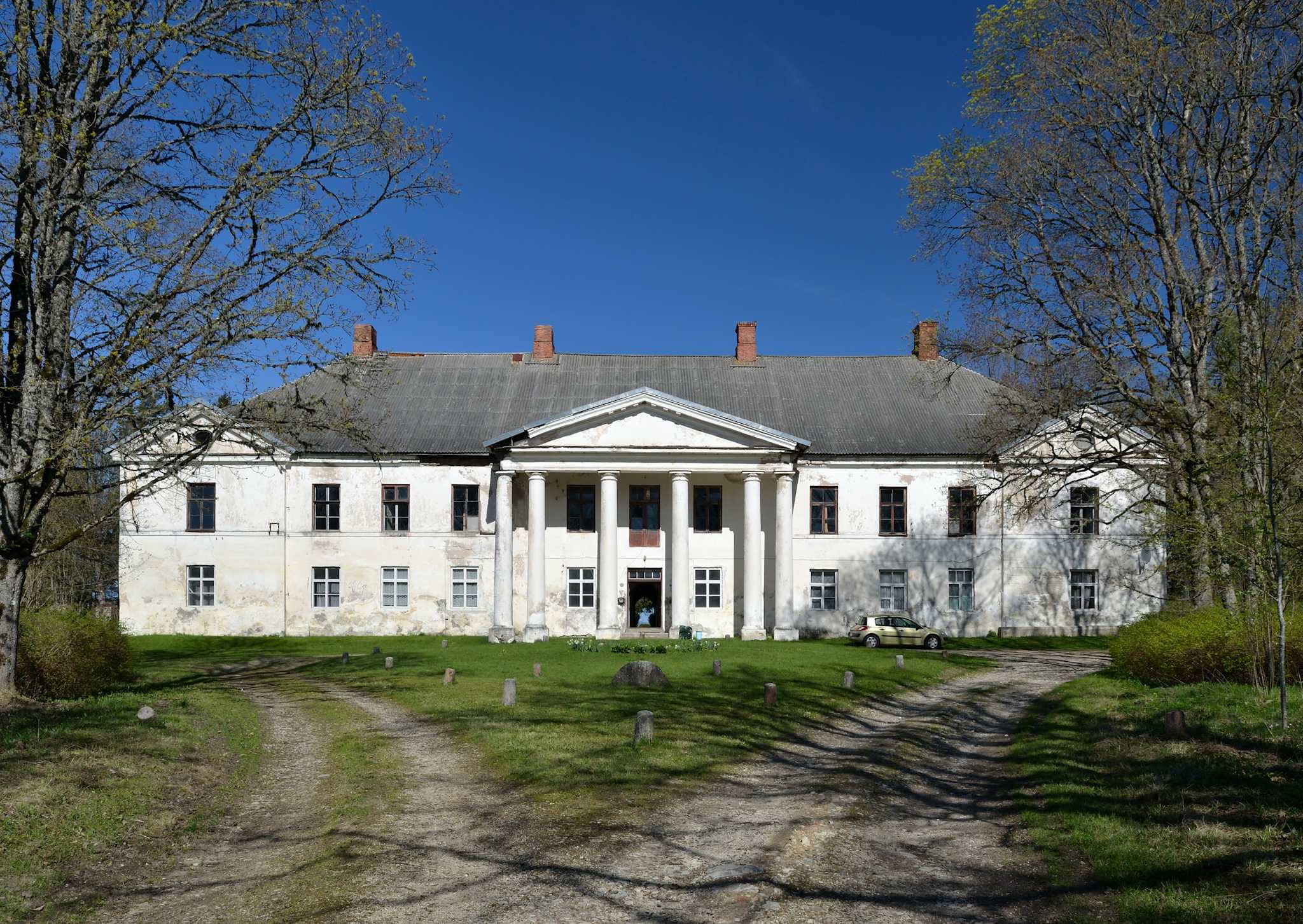 Kirna Manor