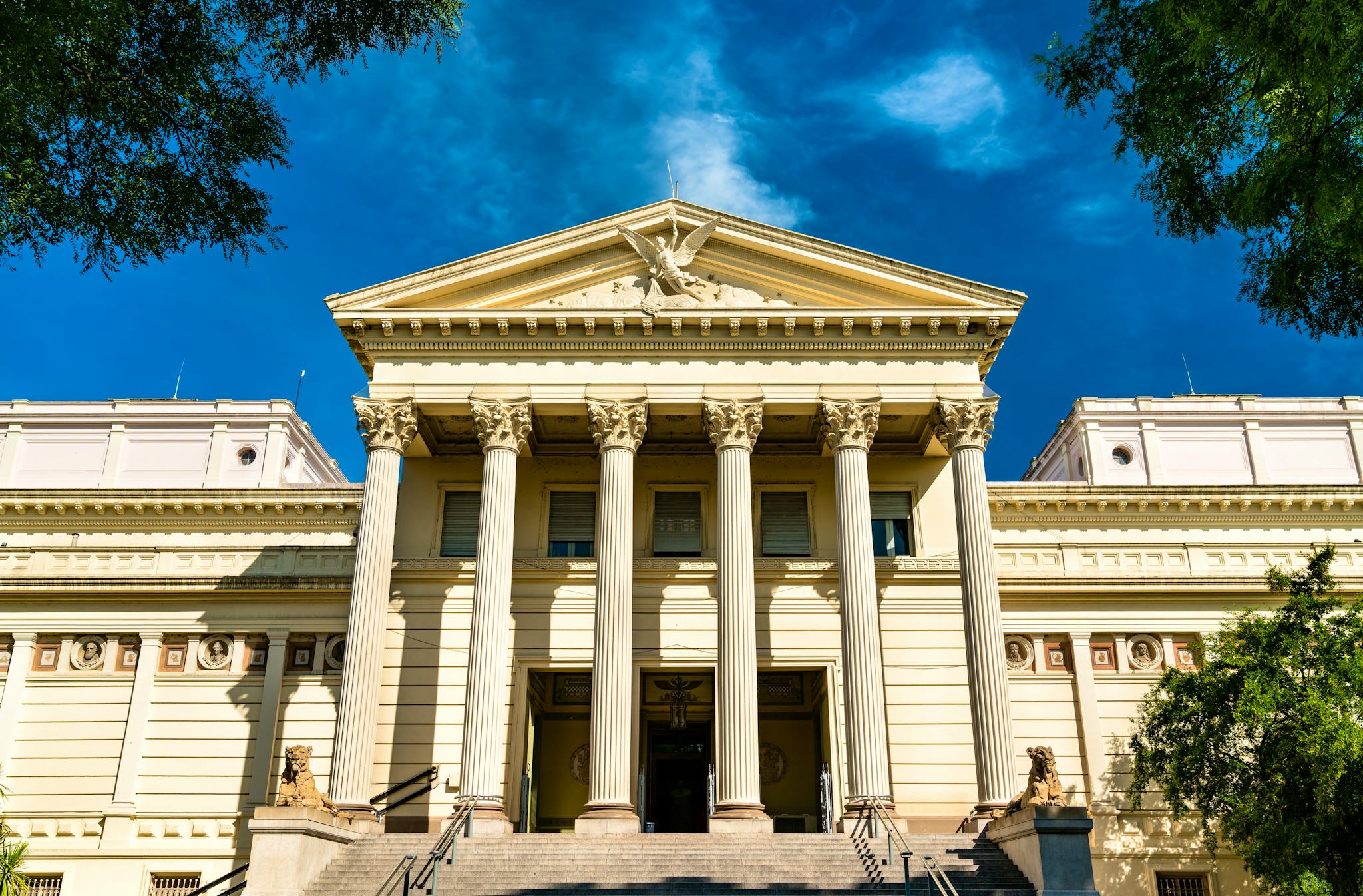 Buenos Aires to La Plata and Lujan: Private day trip