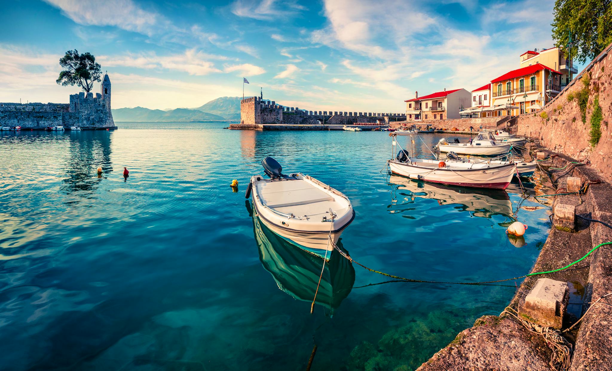 Athens to Delphi and Nafpaktos: Private day trip