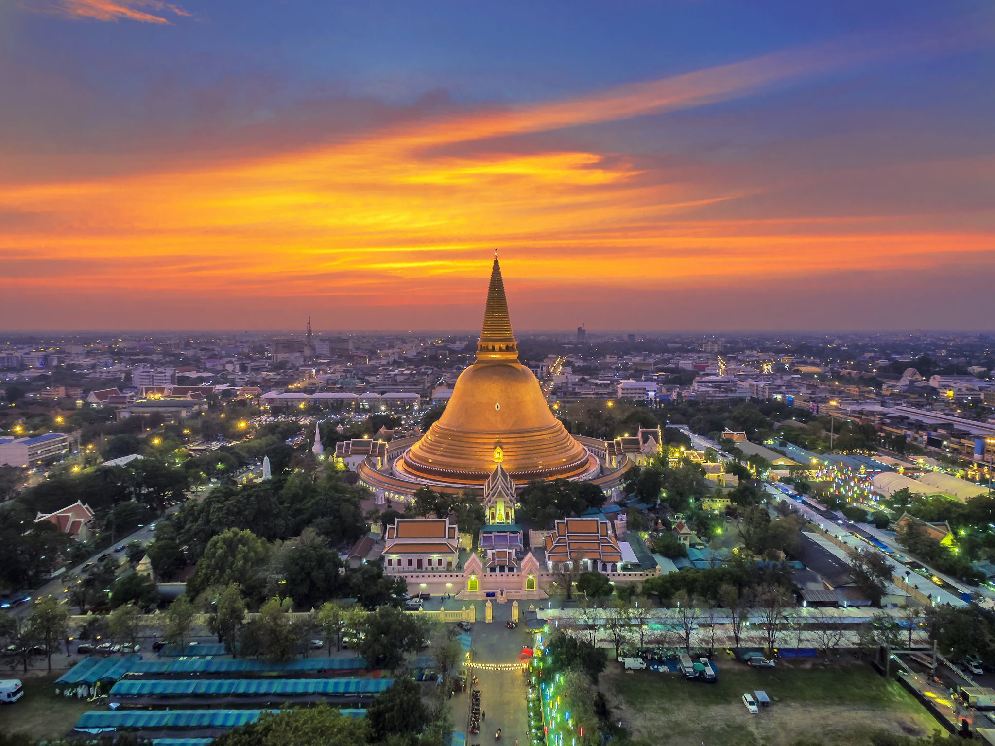 Laem Chabang Port to Nakhon Pathom and Samphran: Day trip