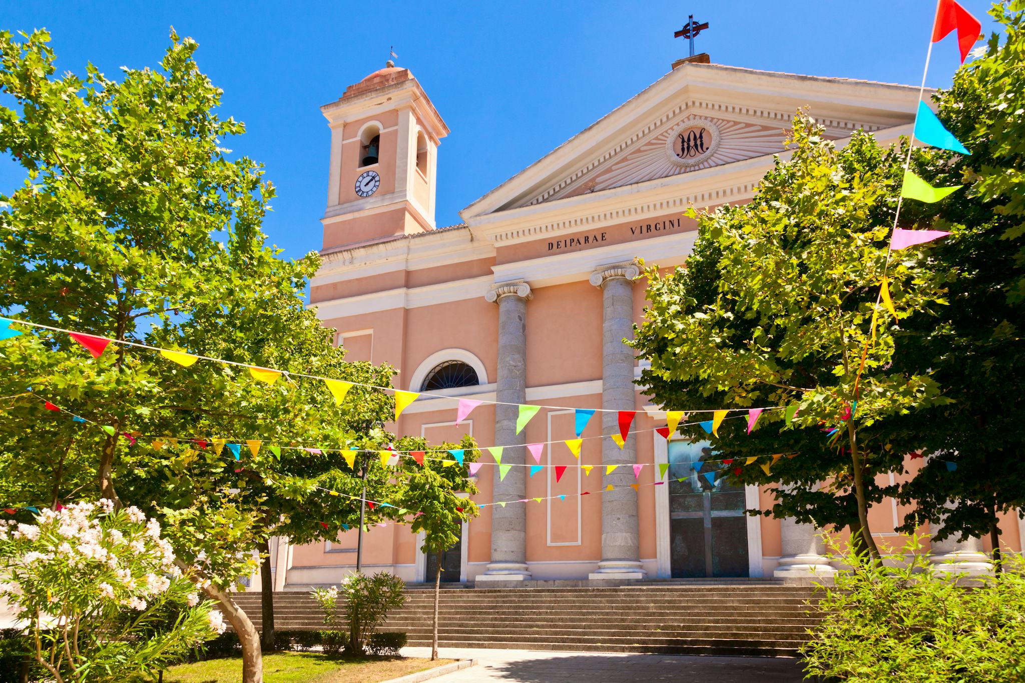 Cagliari to Olbia and Nuoro: Private day trip