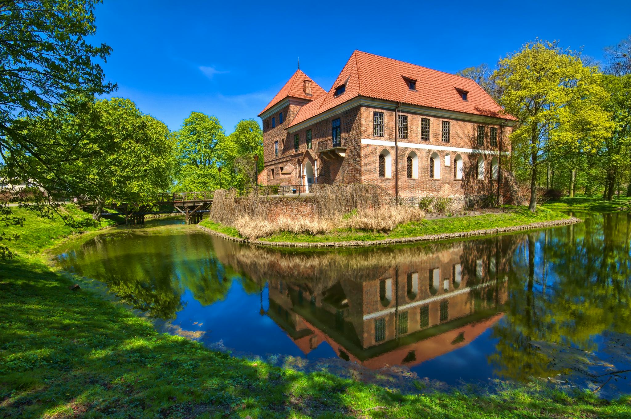 Oporow Castle