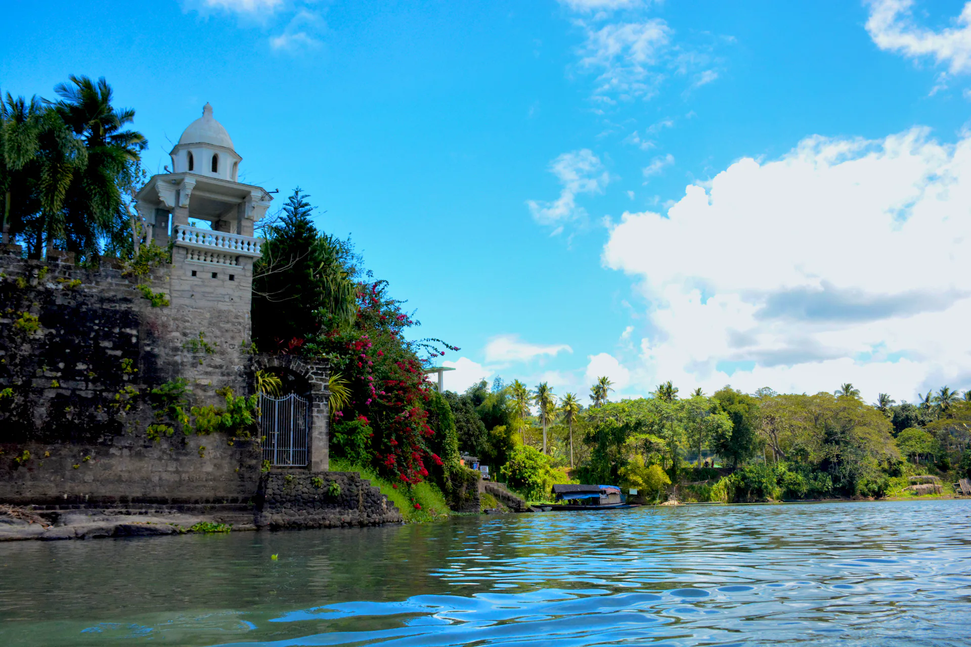 Private Day Trip from Taguig City to Pagsanjan Falls and Lumban