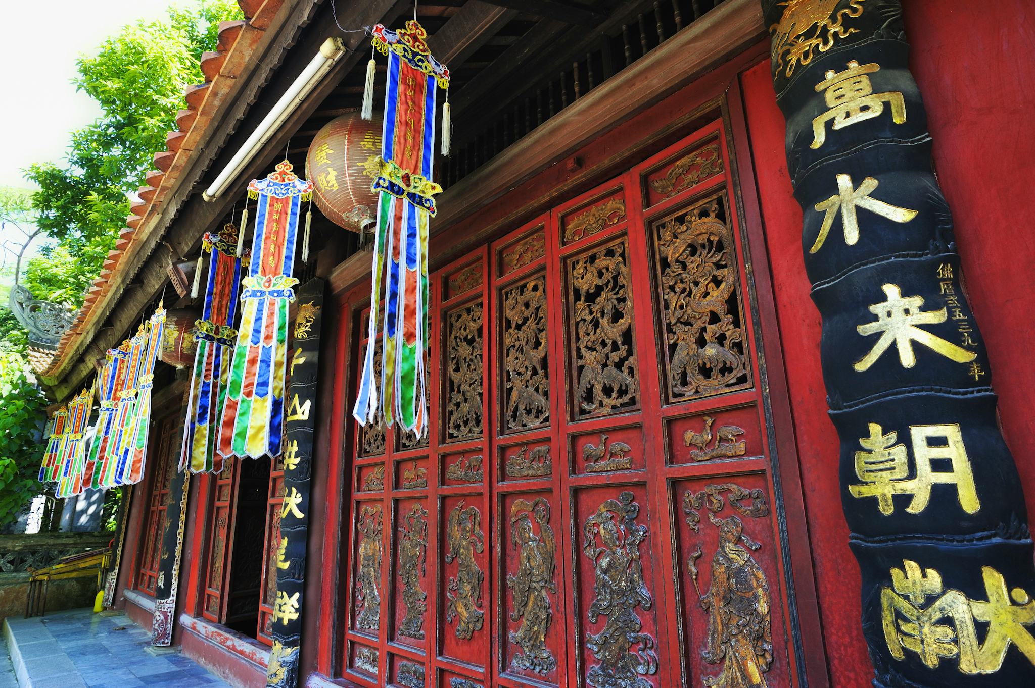 Hanoi to Perfume Pagoda: Private day trip