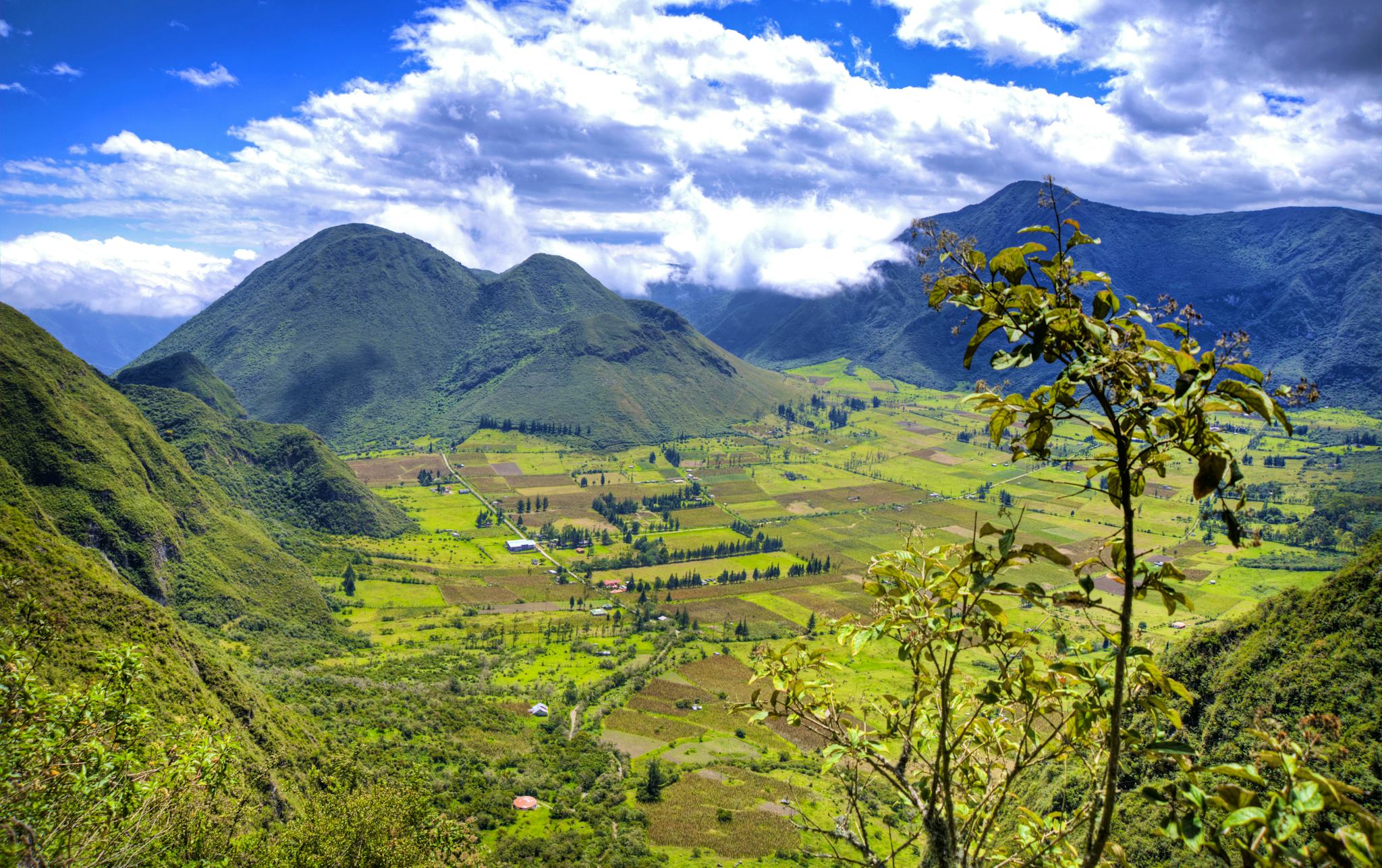 Quito to Equator Monument and Pululahua Volcano: Day trip