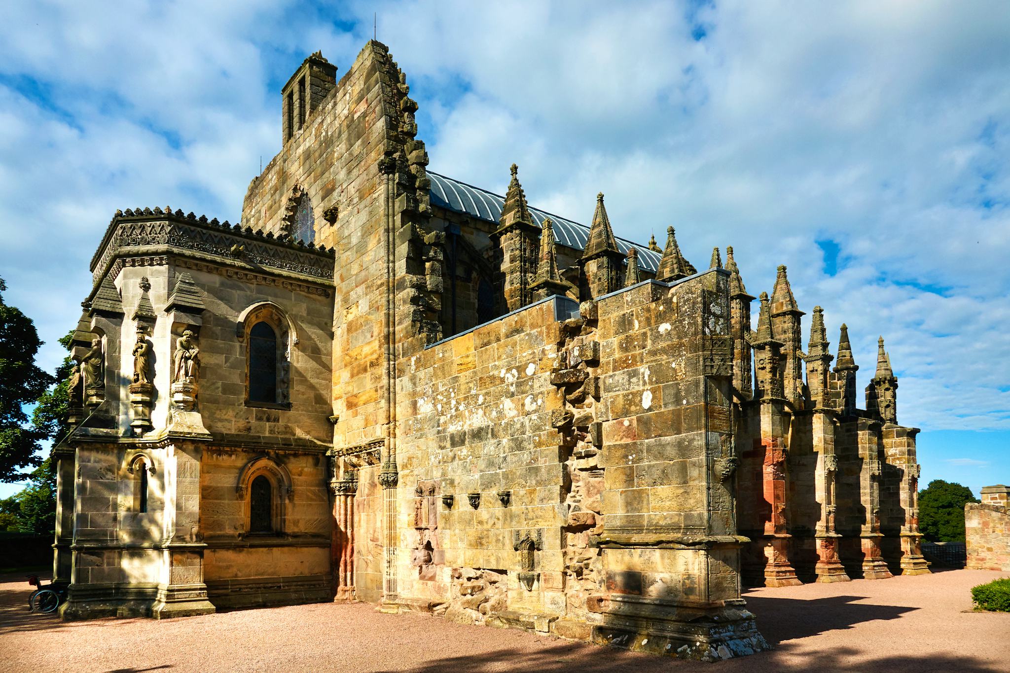 Edinburgh to Rosslyn Chapel and Blair Castle: Day trip