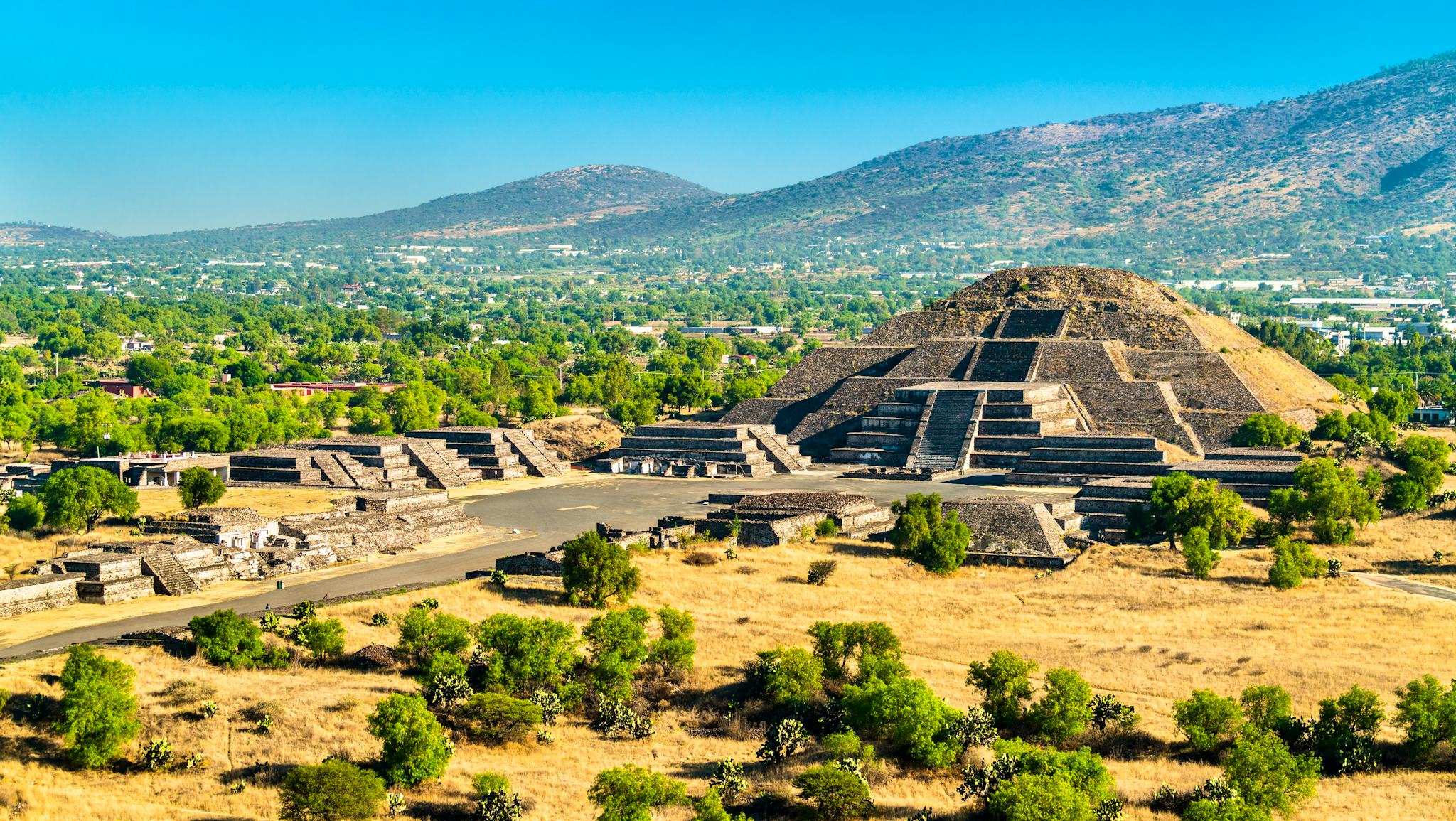 Mexico City to Teotihuacan and Tepotzotlan: Private day trip