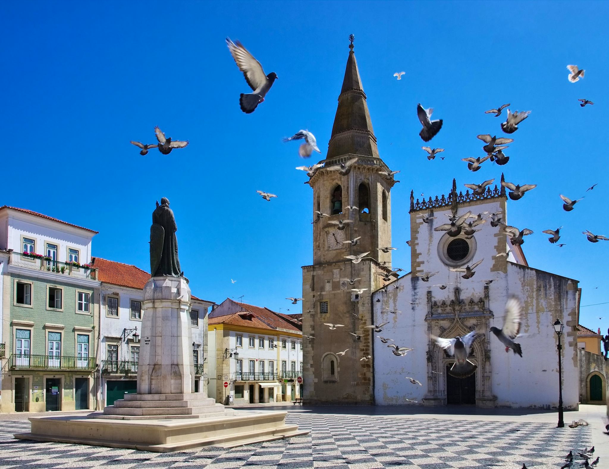 Coimbra to Tomar, Batalha, and Alcobaca: Guided tour