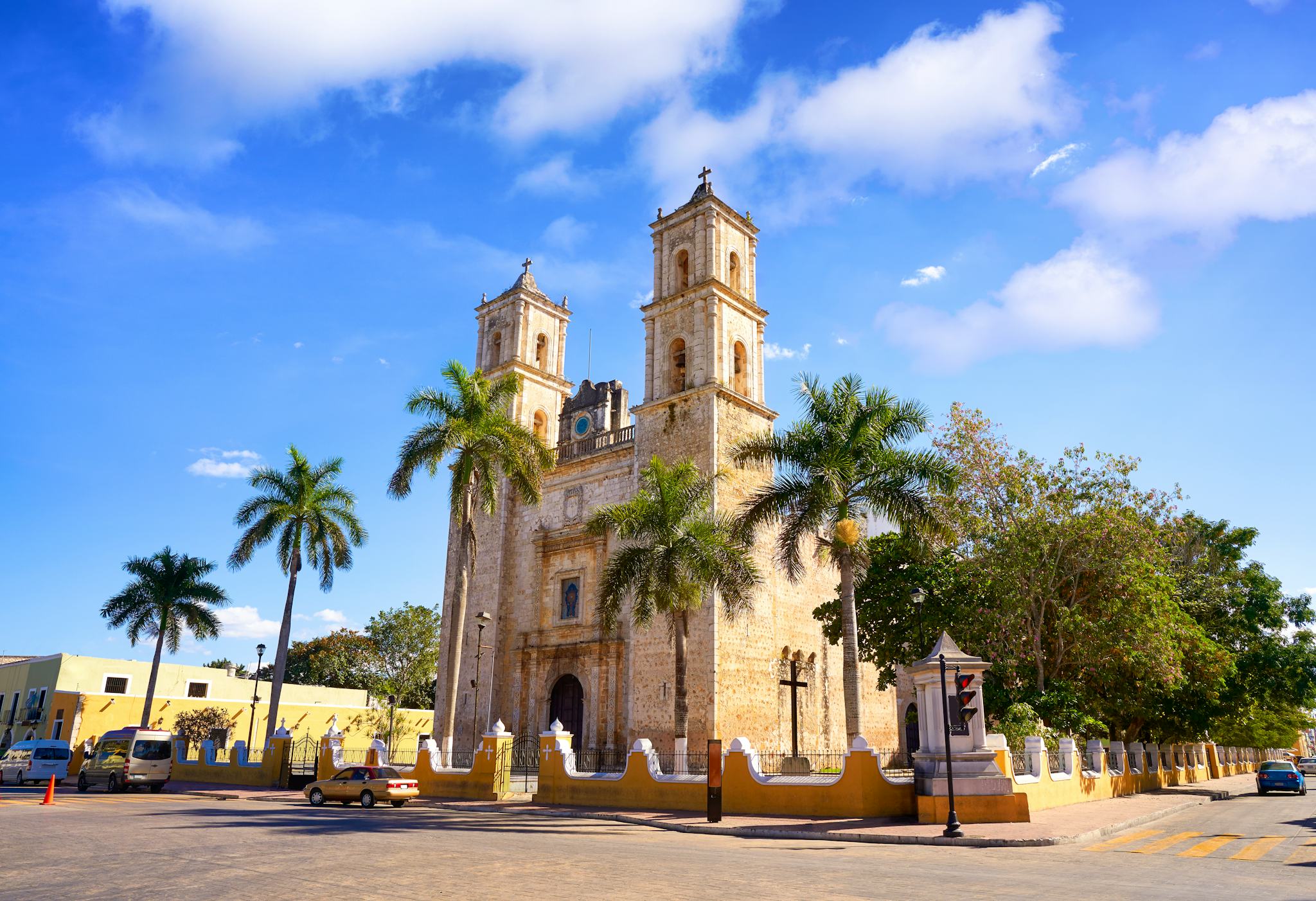 Merida to Valladolid and Cenote Yokdzonot: Private day trip