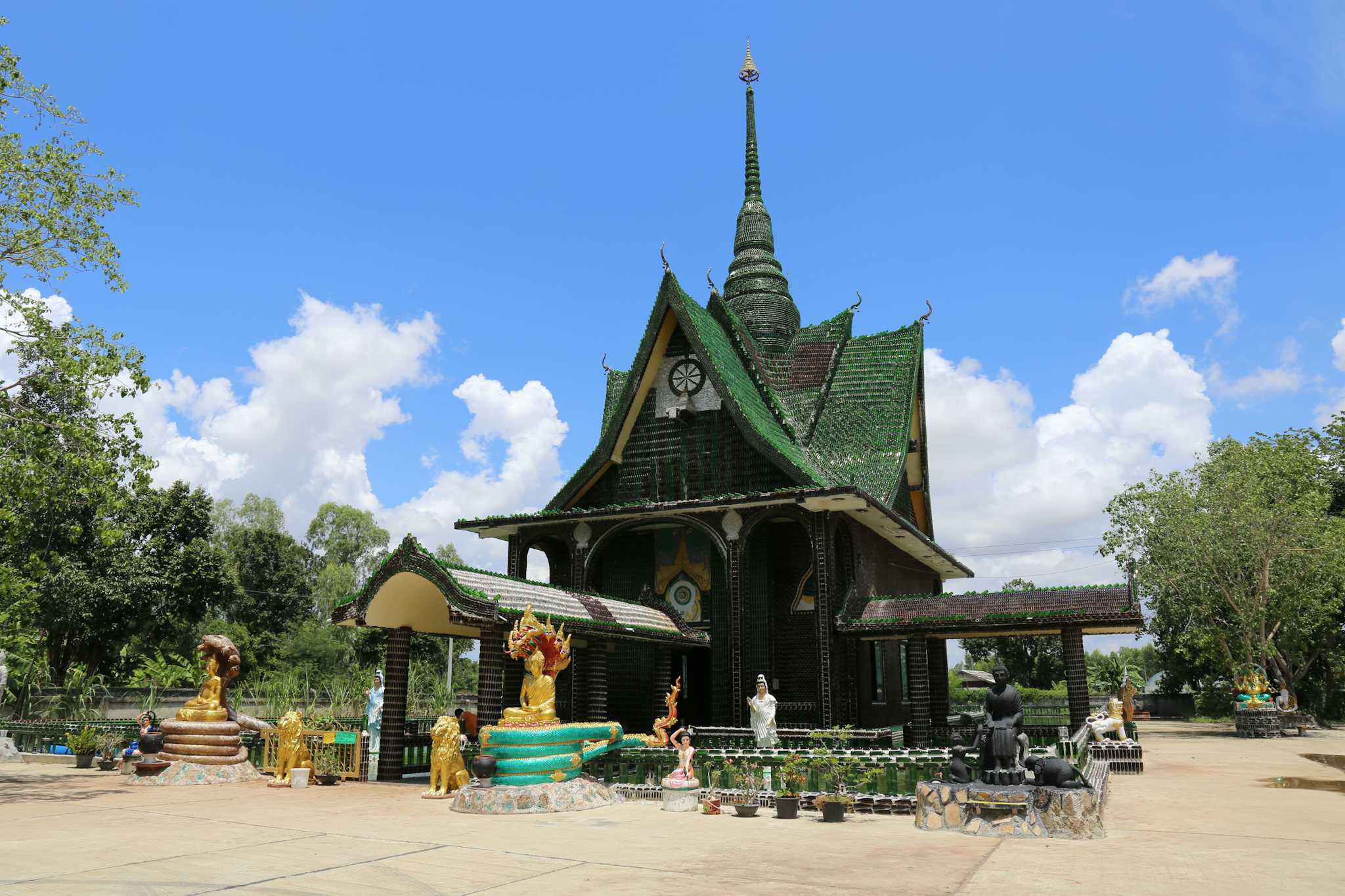 Wat Pa Maha Chedi Kaew