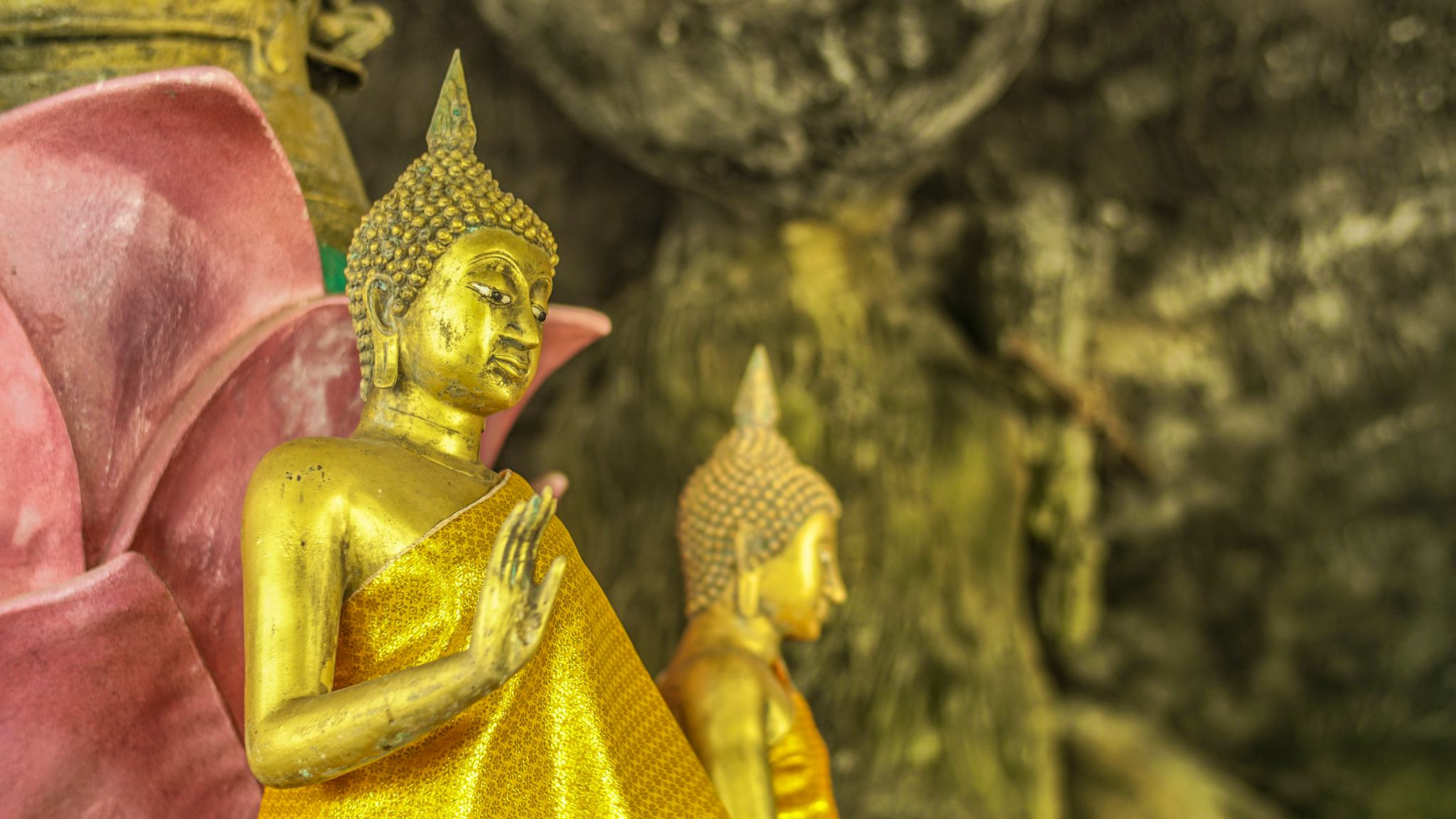 Wat Tham Khao Tao