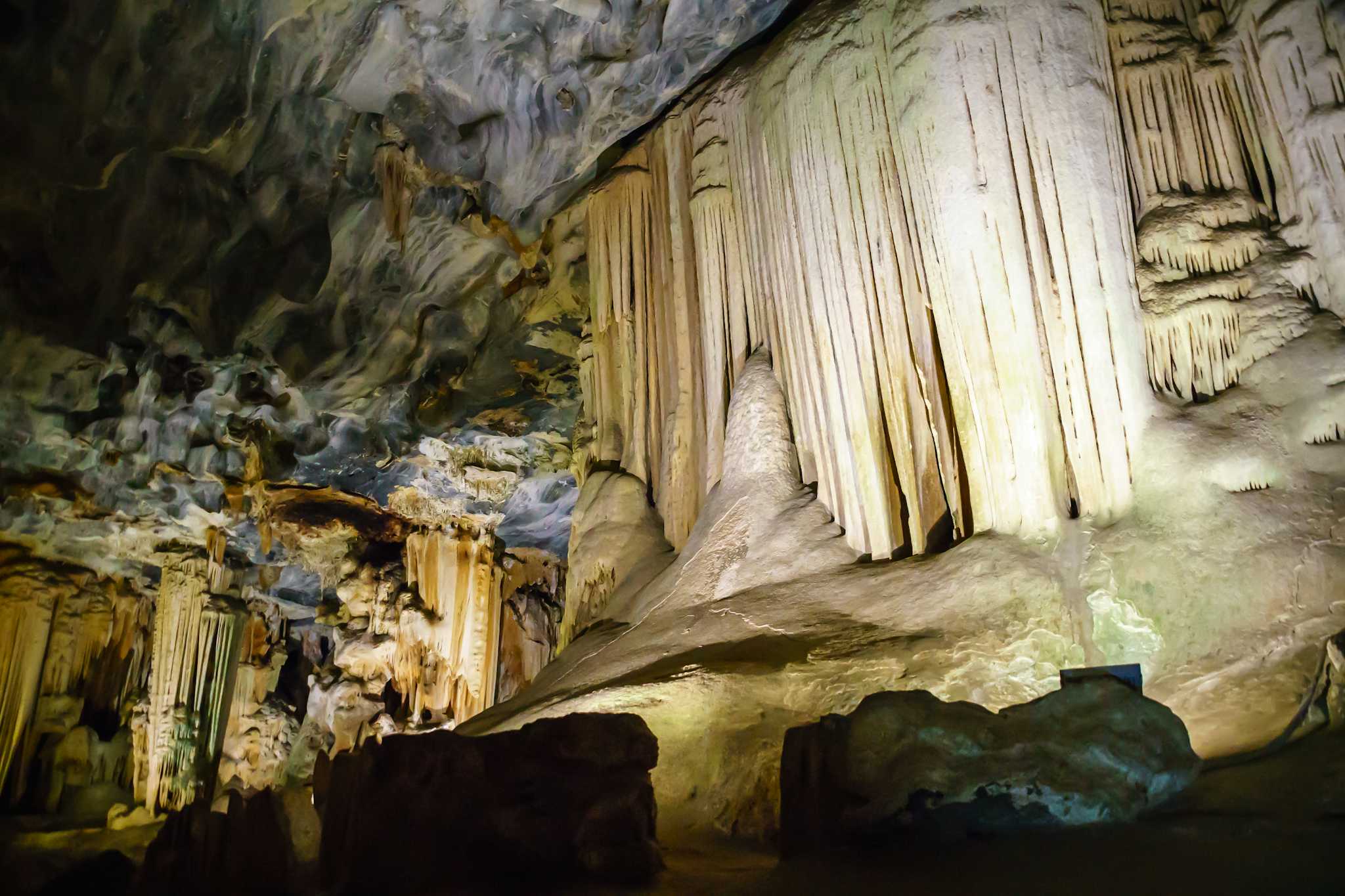 Wonder caves
